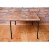 Industrialny stolik ze starego drewna - na szpilkach